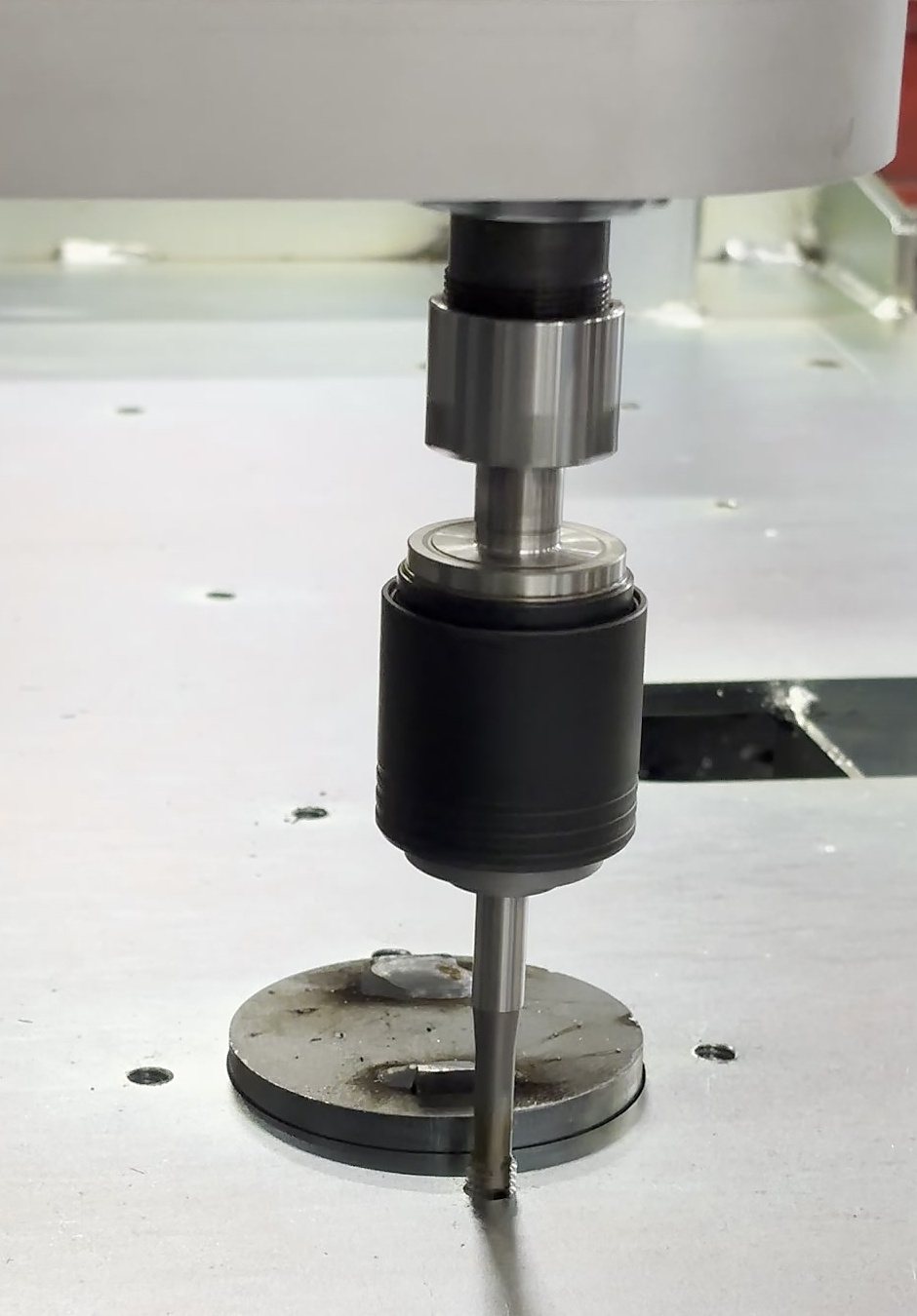 detail-automatizovaneho-rezani-zavitu-m8